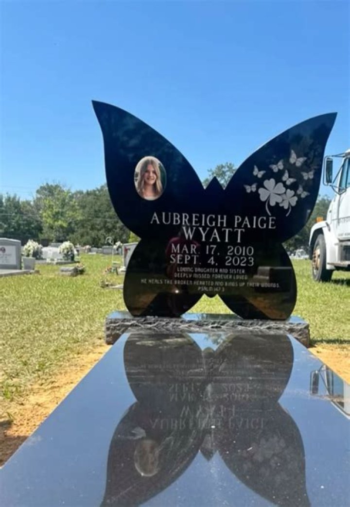A Deep Dive Into Aubreigh Wyatt's Grave: A Life Remembered