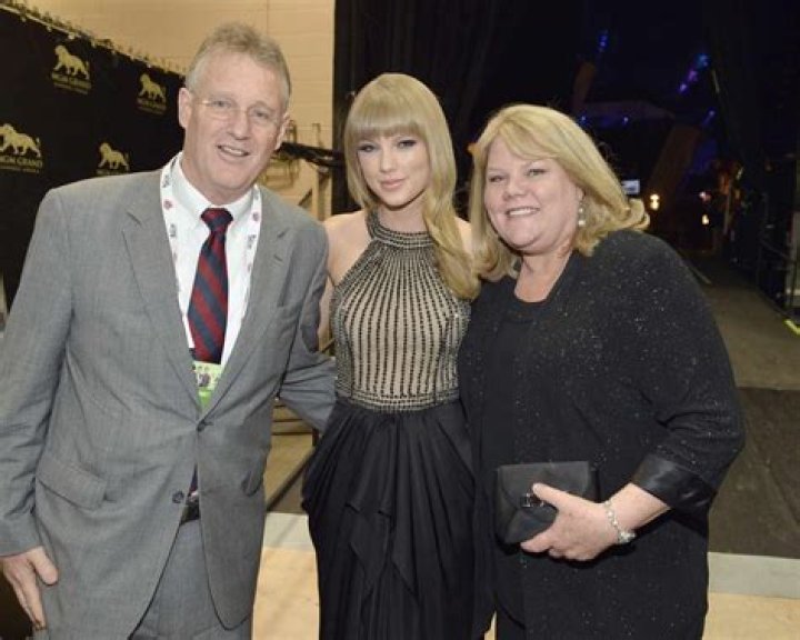 Are Andrea And Scott Swift Back Together? The Latest Updates