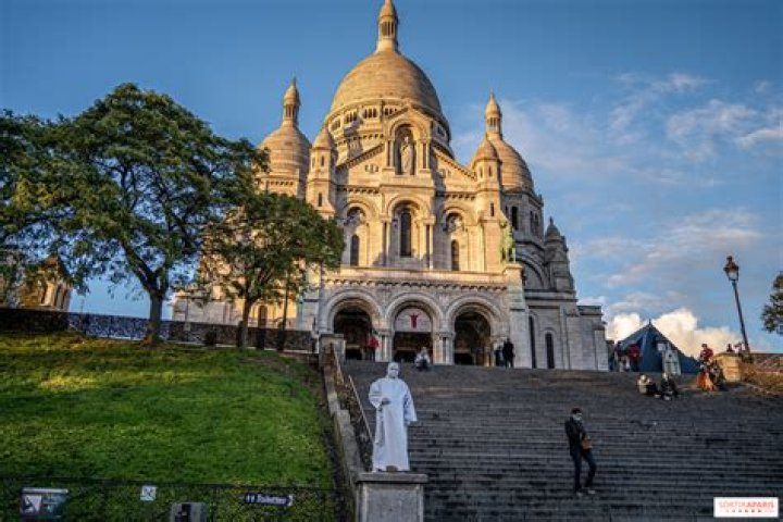 Discovering The Artistic Soul Of Anthony Kiedi