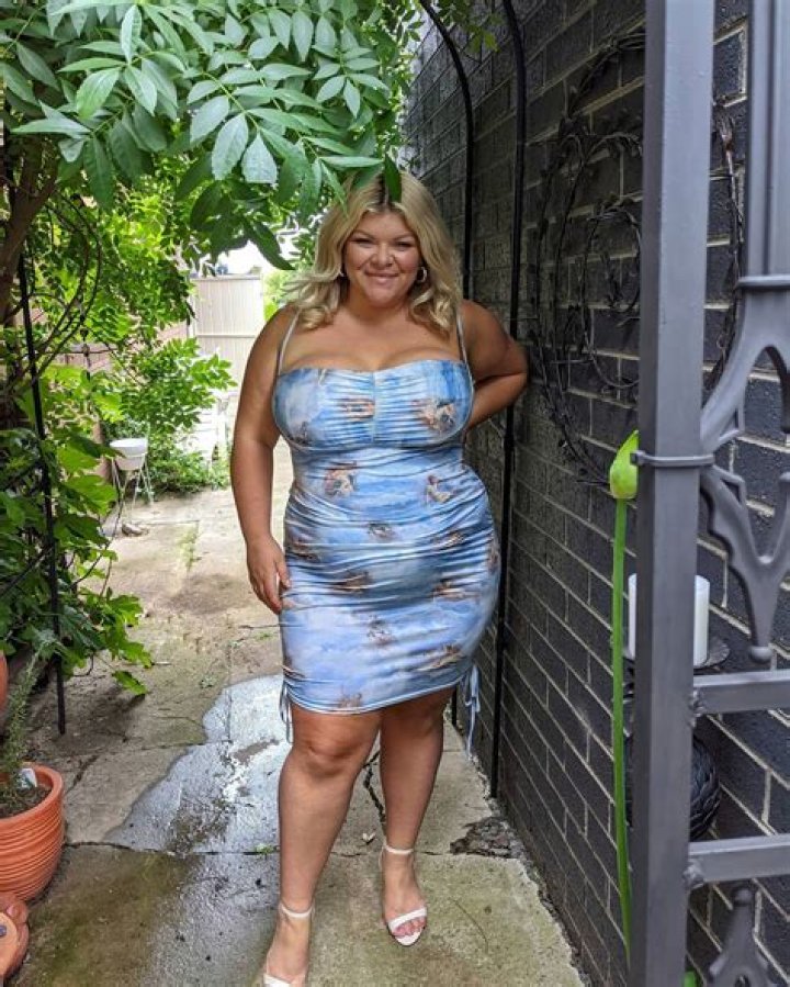 Embracing Curves: The Allure Of Betty BBW