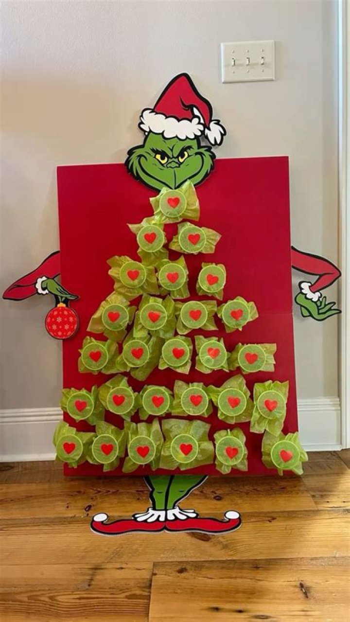Embracing The Grinch Boudoir: A Creative Holiday Experience