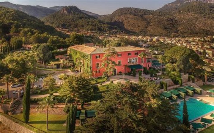 Exploring The Allure Of Rana Jo Platz: A Cultural Jewel