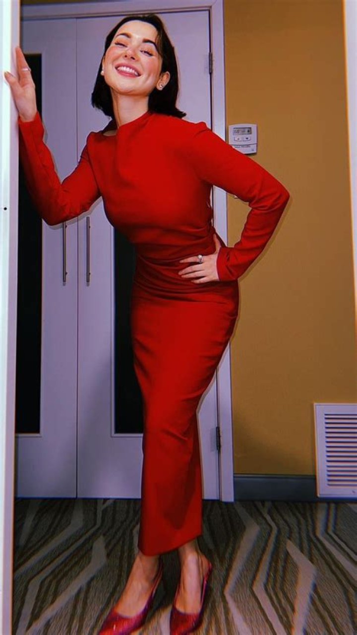 Exploring The Beauty Of Hania Feet: A Journey Into Elegance