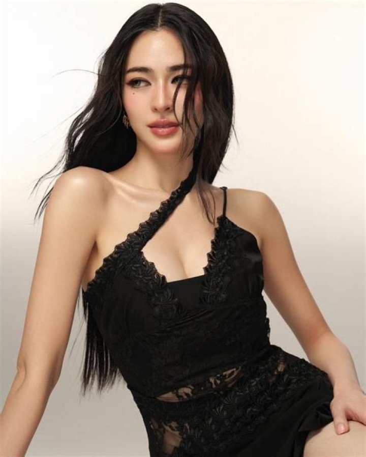 Lily Kwong's Height: Discovering The Model's Stature And More