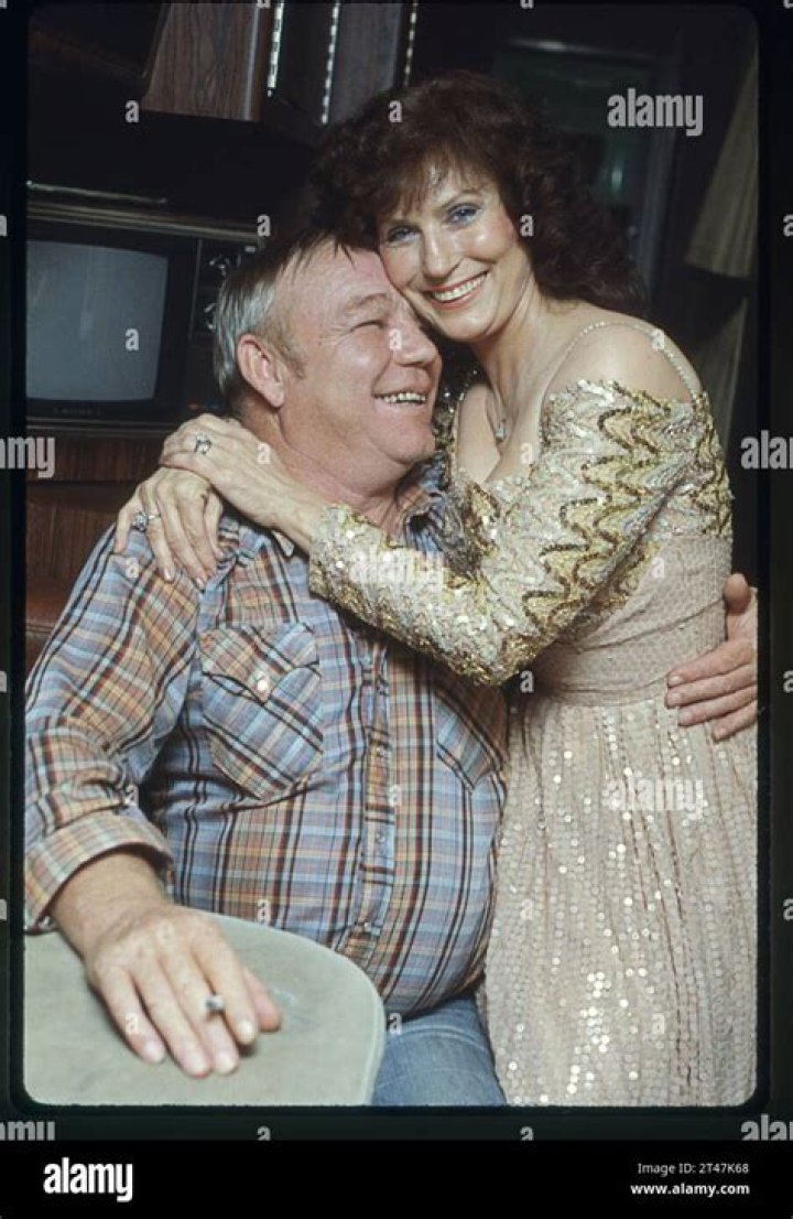 Loretta Lynn's Husband: Uncovering The Man Behind The Legend