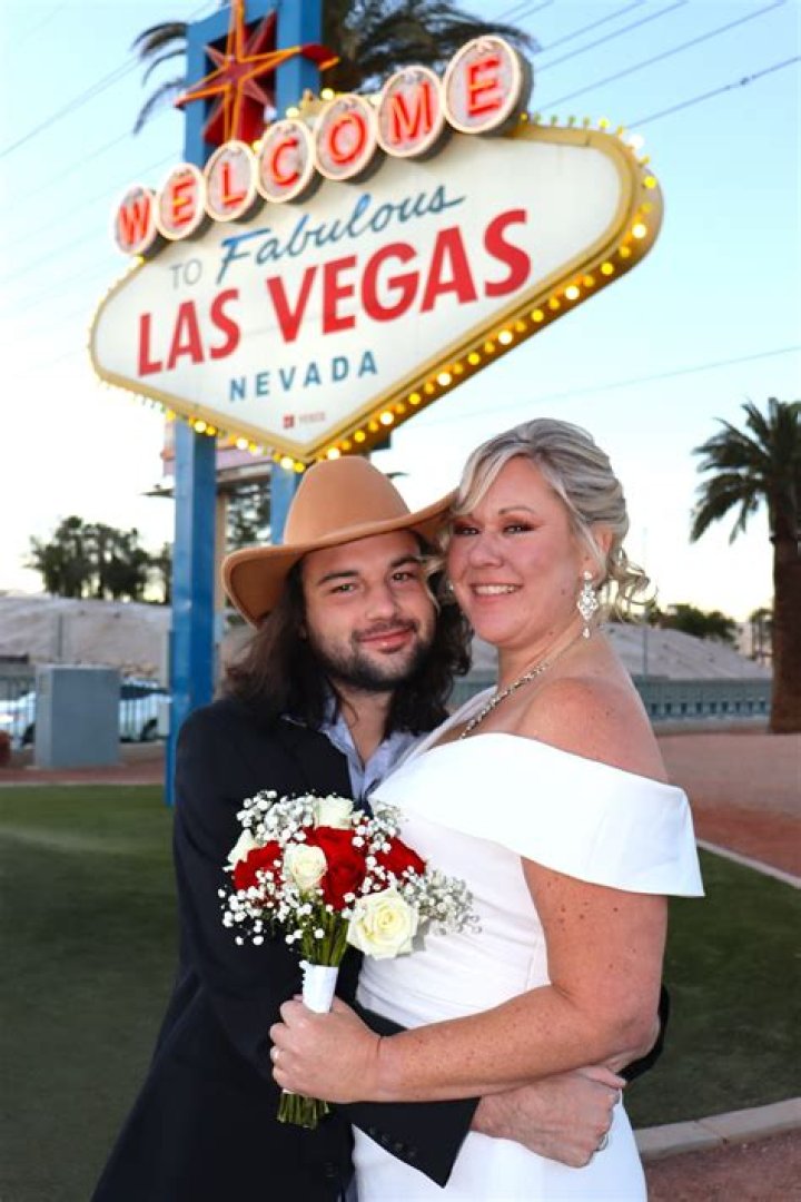 Love Rekindled: The Ultimate Guide To Renewing Vows In Vegas