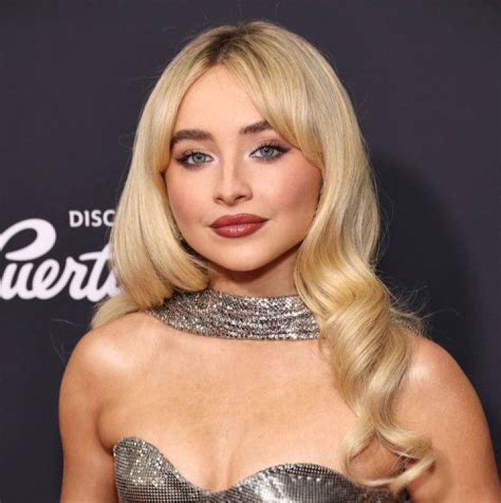 Sabrina Carpenter's Transformative Journey: Weight In 2024