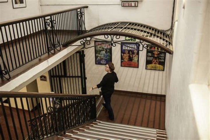 Simon Barney Age: How Old Is The Celebrated Artist?