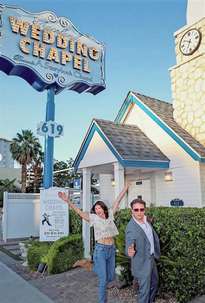 Unforgettable Moments: Renewing Your Vows At Las Vegas Wedding Chapels