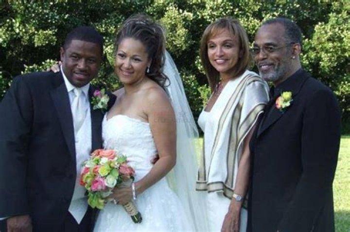 Unraveling The Mystery: Is Frankie Beverly Married?