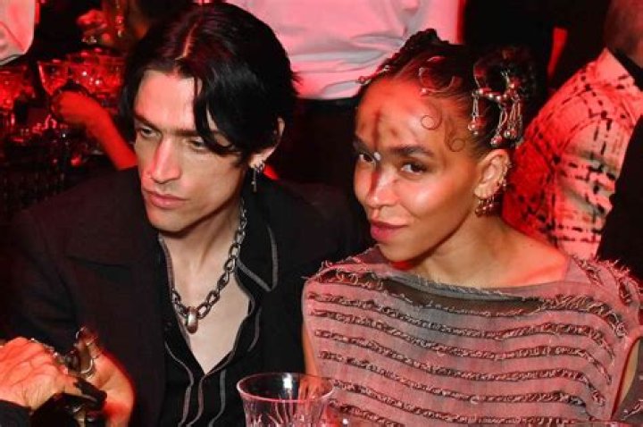 Unraveling The Mystery: Who Is FKA Twigs' Boyfriend?