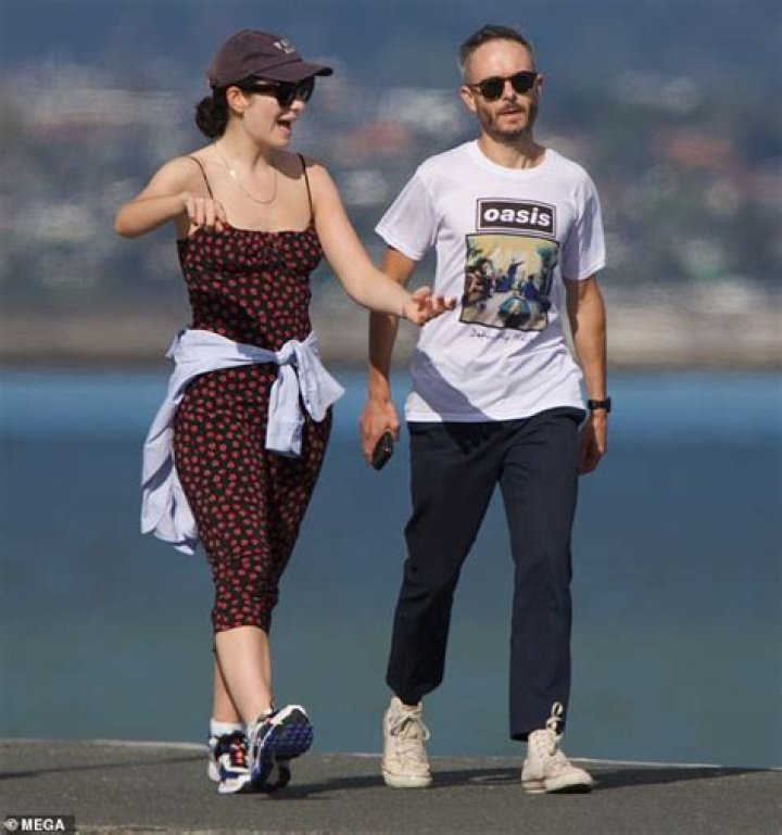 Unraveling The Mystery: Who Is Lorde Married To?