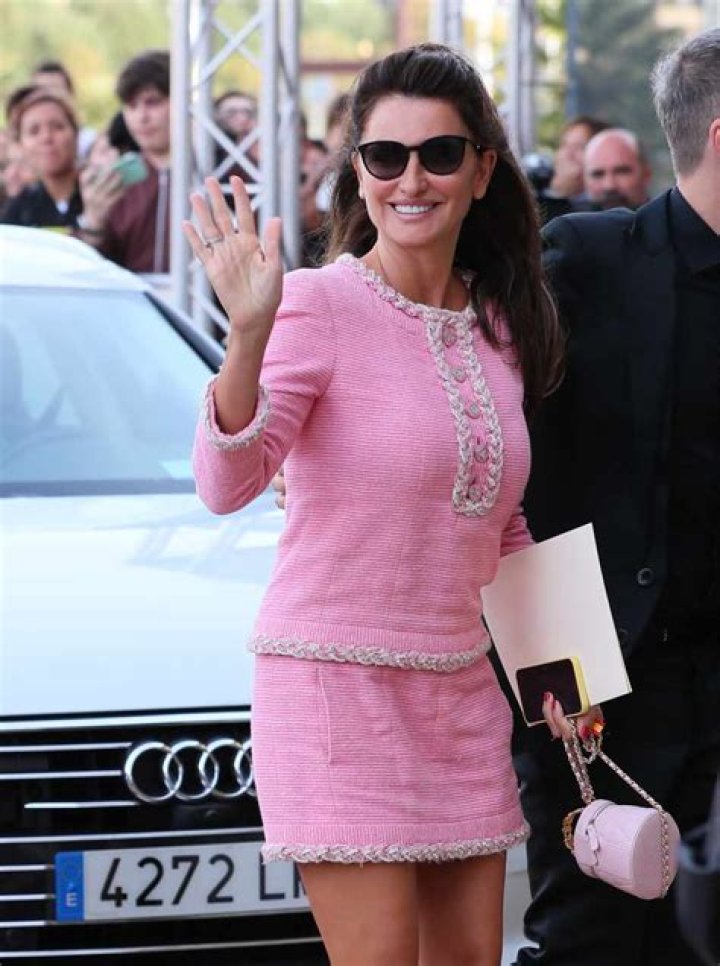 Unveiling The Allure Of Charlotte Lavish: The Epitome Of Glamour