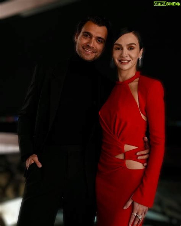 Unveiling The Life Of Birce Akalay's Husband: The Man Behind The Star