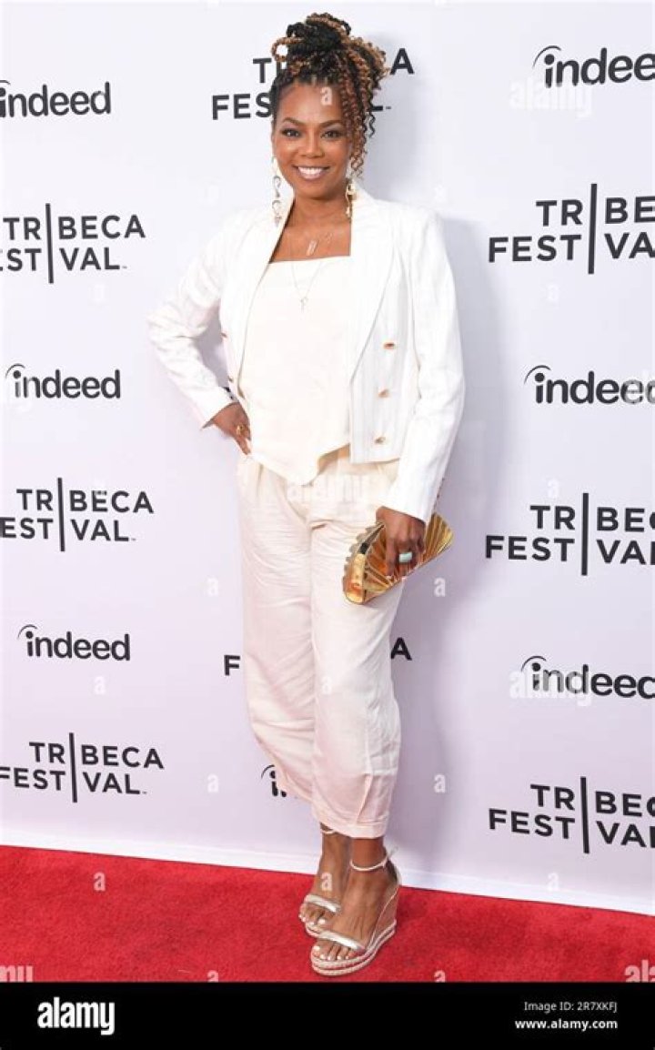 Unveiling The Love Life Of Vanessa Estelle Williams: Is She Married?