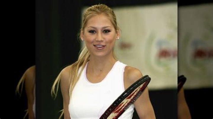 When Did Anna Kournikova Retire From Tennis?